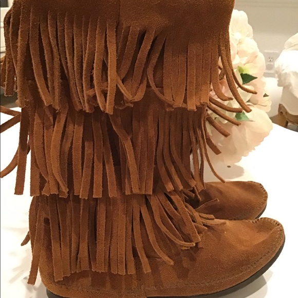 MINNETONKA boots - Picture 2 of 3